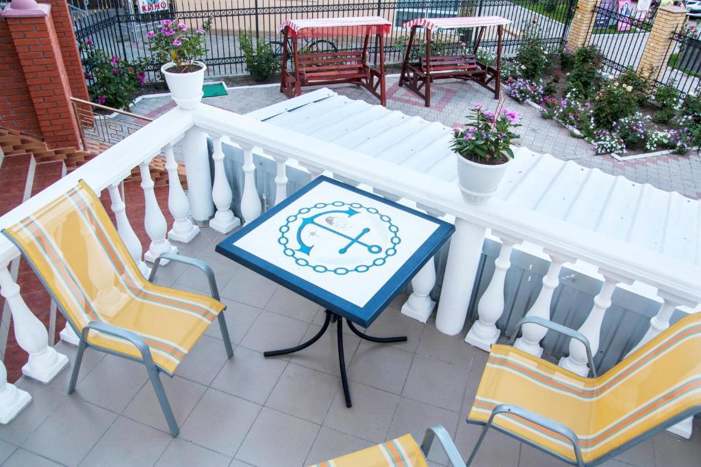 Admiral Nelson Hotel Skadovs'k Exterior photo
